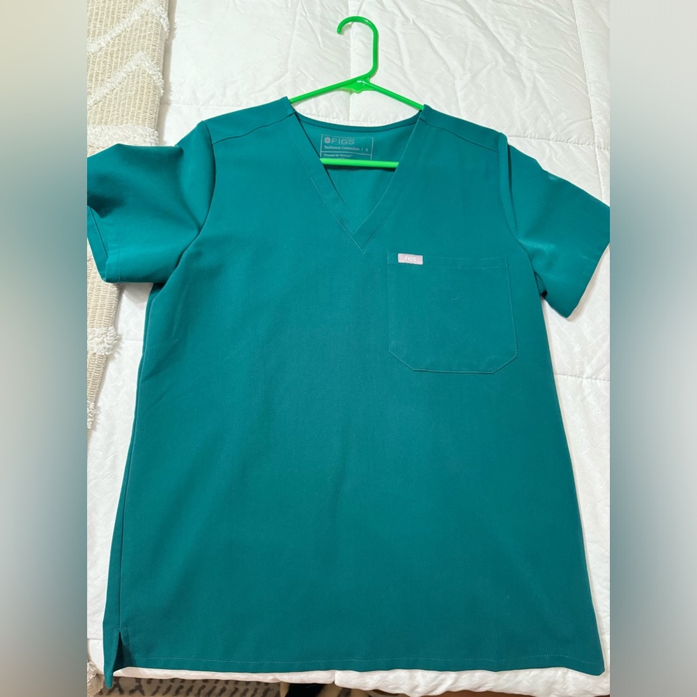 Hunter Green Small One Pocket Scrub Top